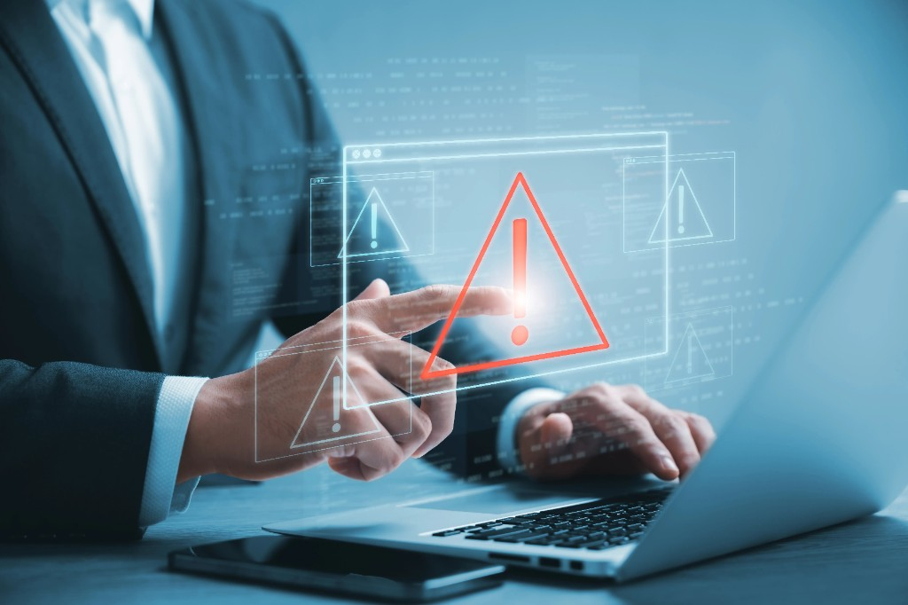 Critical software defect investigation during release triage